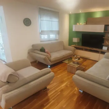 Gropa Apartment *