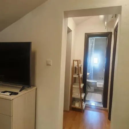 Gropa Apartment *